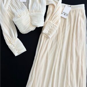 Zara Elegant Cream Pleated Maxi Skirt